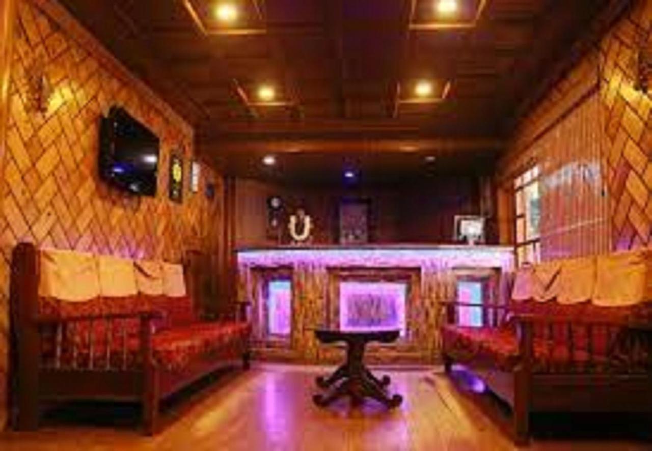 Hotel Blue Bird Ooty Ngoại thất bức ảnh