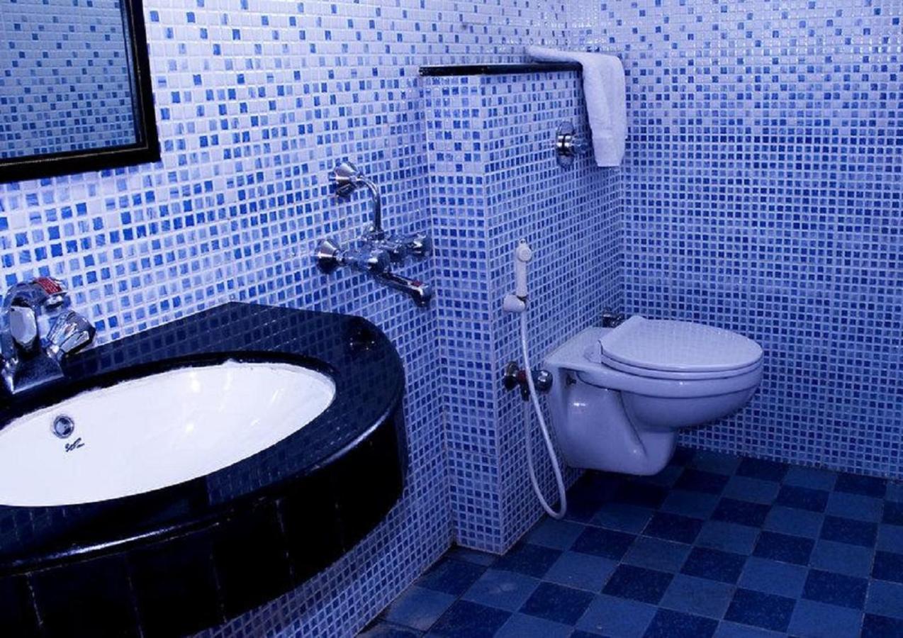 Hotel Blue Bird Ooty Ngoại thất bức ảnh
