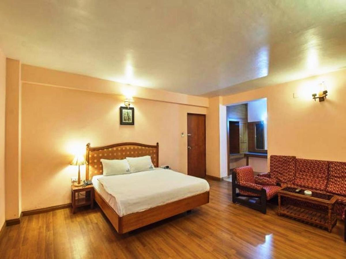 Hotel Blue Bird Ooty Ngoại thất bức ảnh