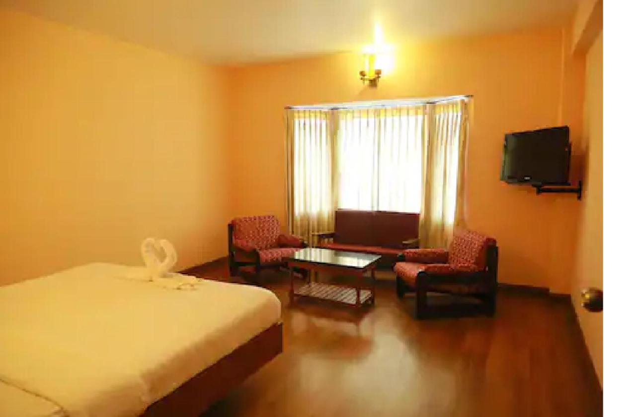Hotel Blue Bird Ooty Ngoại thất bức ảnh