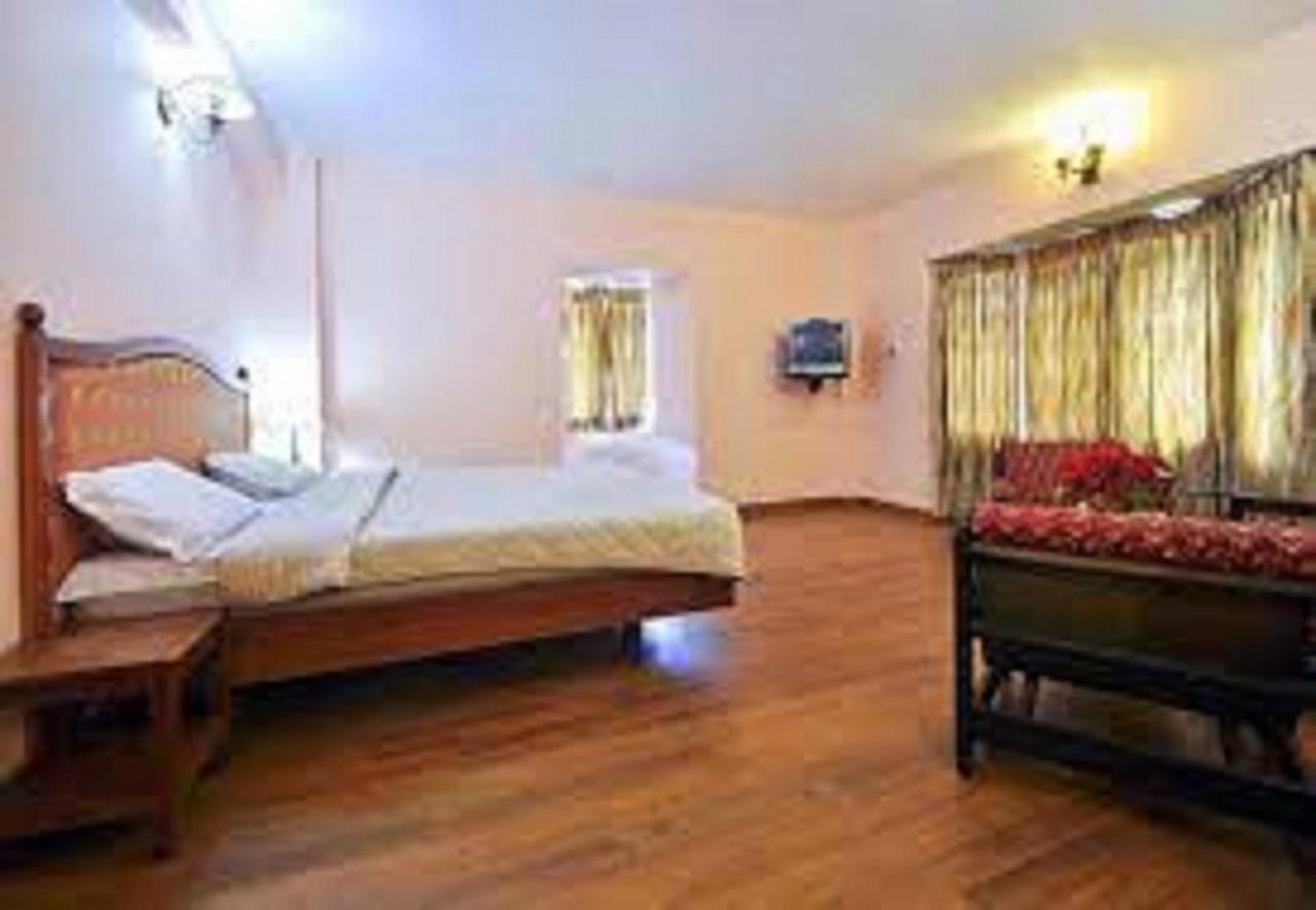 Hotel Blue Bird Ooty Ngoại thất bức ảnh