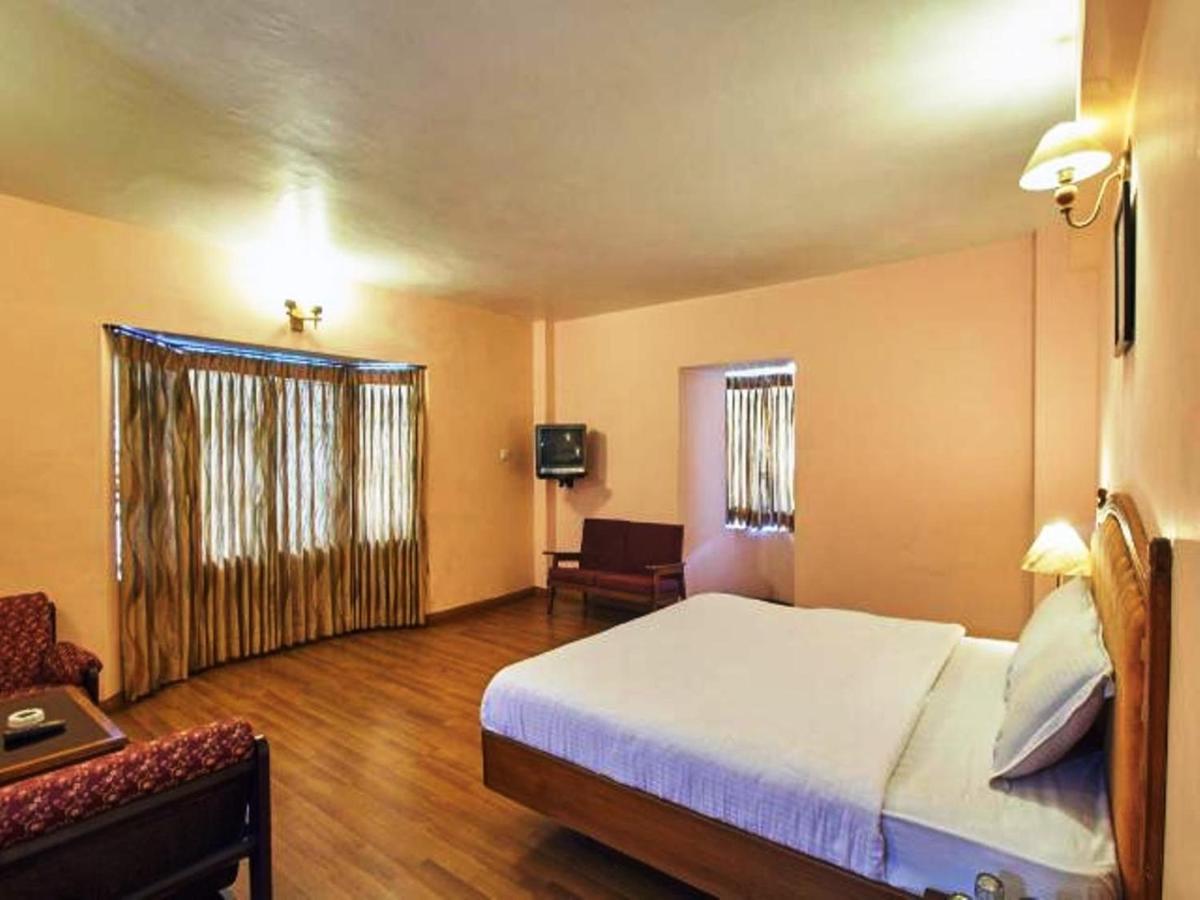 Hotel Blue Bird Ooty Ngoại thất bức ảnh