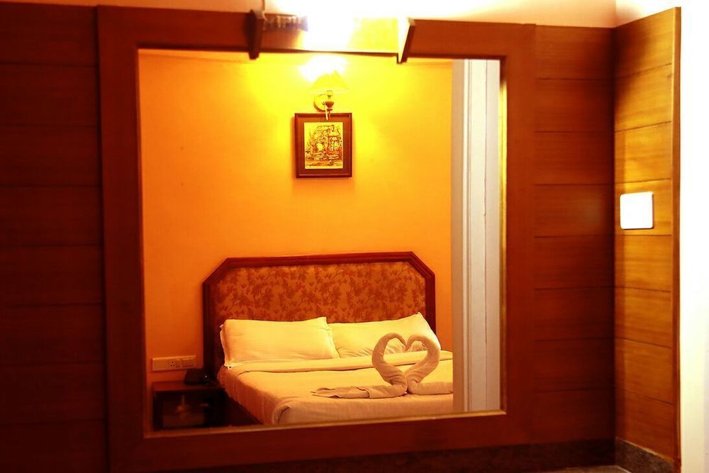 Hotel Blue Bird Ooty Ngoại thất bức ảnh