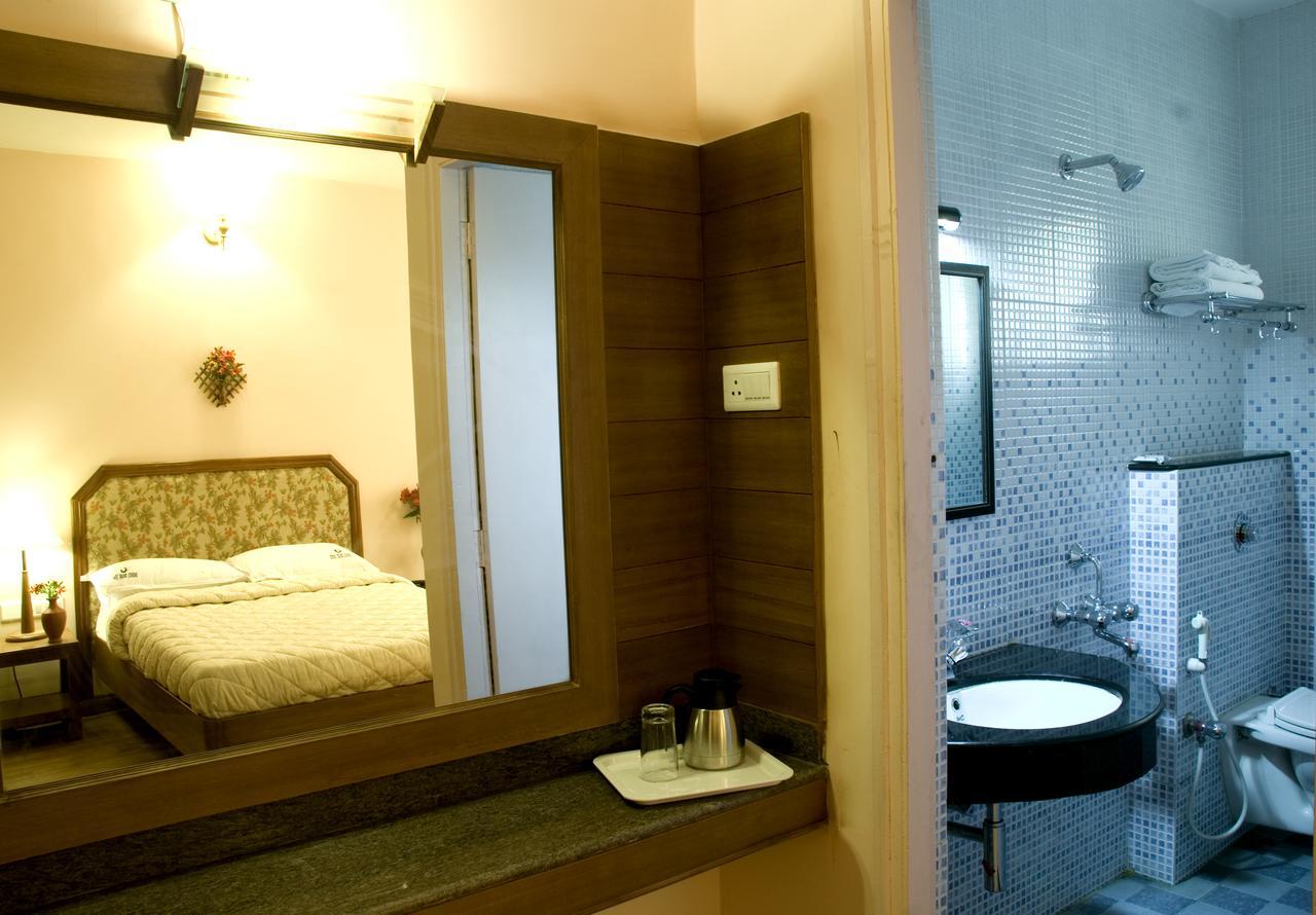 Hotel Blue Bird Ooty Ngoại thất bức ảnh