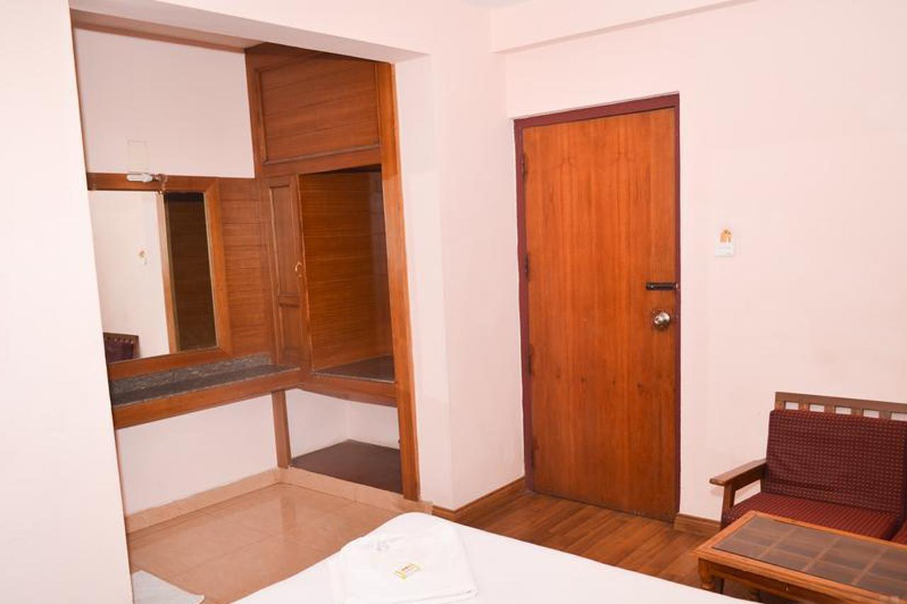 Hotel Blue Bird Ooty Ngoại thất bức ảnh