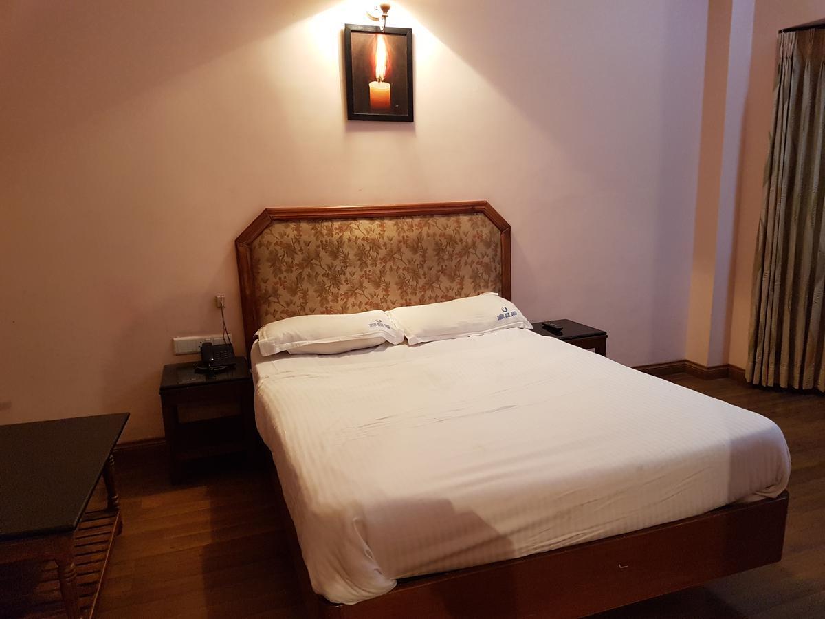 Hotel Blue Bird Ooty Ngoại thất bức ảnh