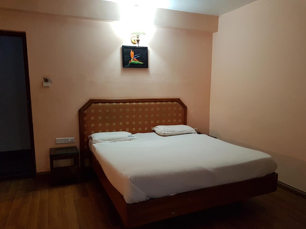 Hotel Blue Bird Ooty Ngoại thất bức ảnh