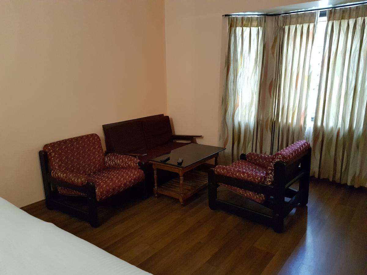 Hotel Blue Bird Ooty Ngoại thất bức ảnh
