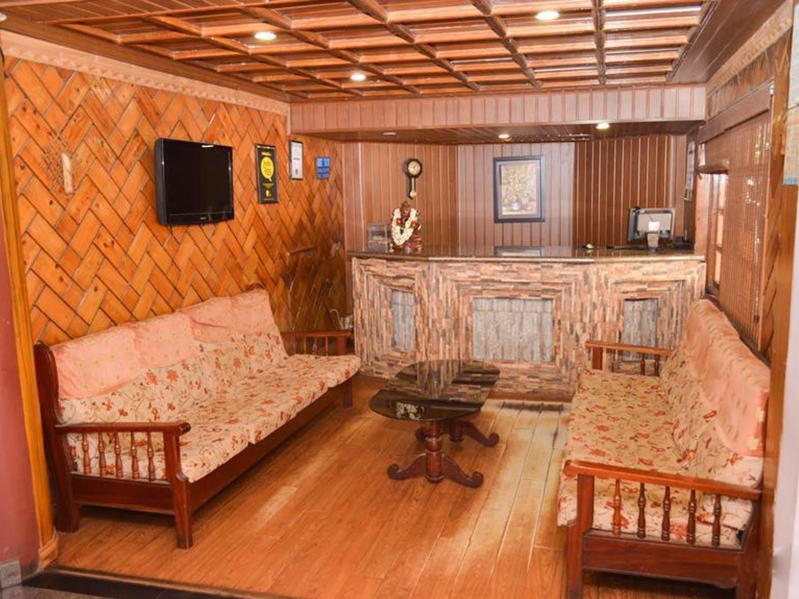Hotel Blue Bird Ooty Ngoại thất bức ảnh