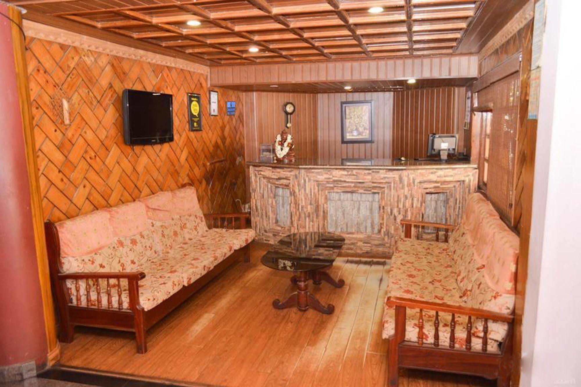 Hotel Blue Bird Ooty Ngoại thất bức ảnh